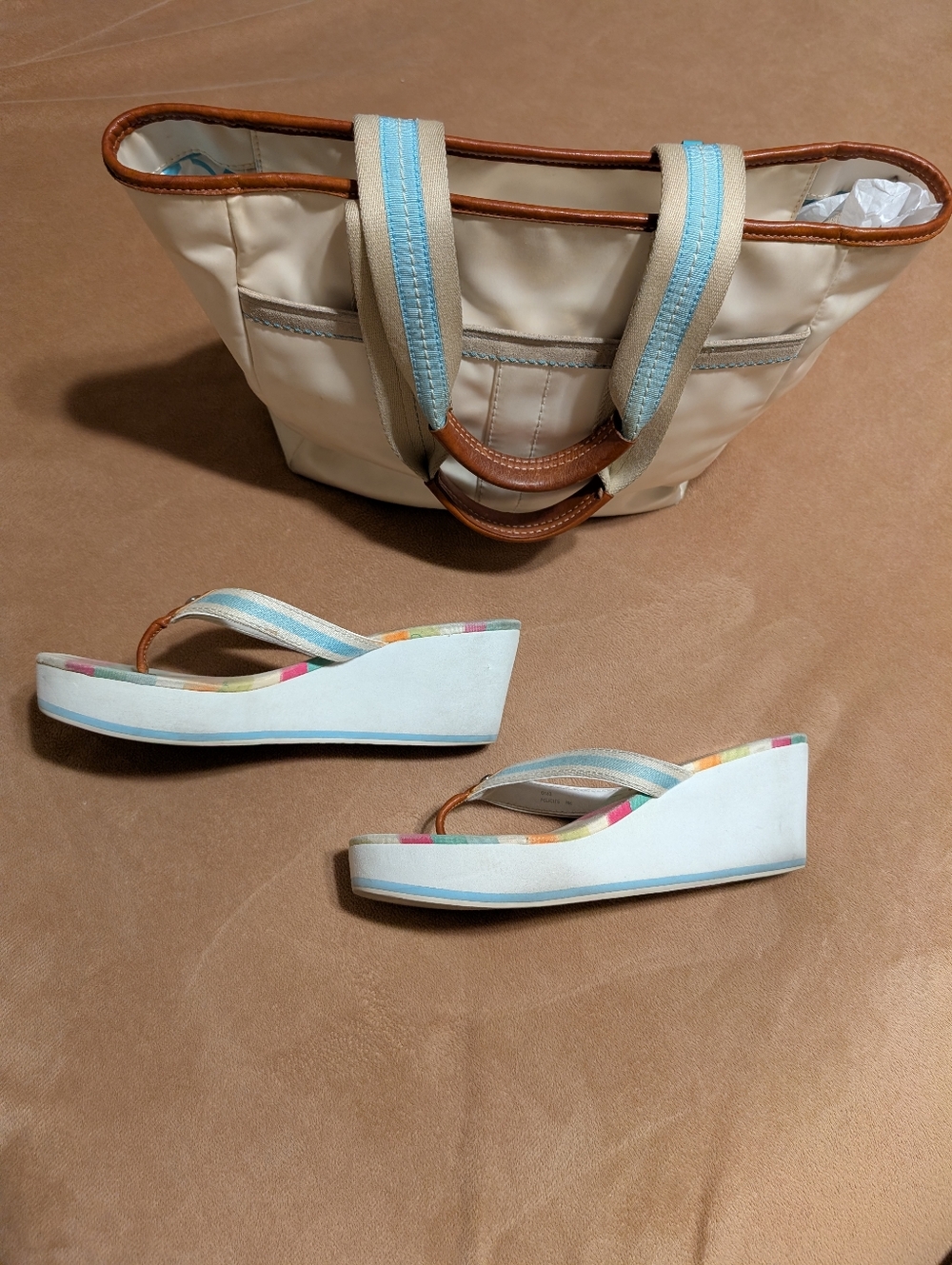 Vintage Coach Hamptons Tote & Matching Sandals - Picture 4 of 16